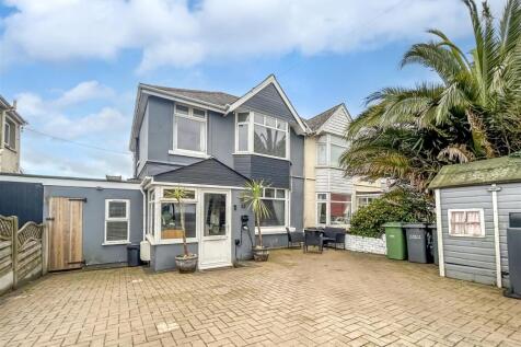 4 bedroom semi-detached house for sale