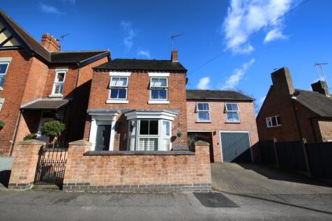 Stone Road, Uttoxeter 3 bed detached house for sale