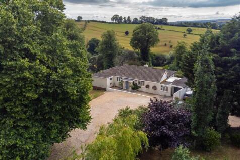 3 bedroom detached bungalow for sale