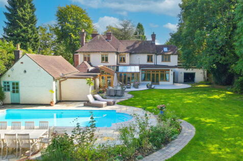5 bedroom detached house for sale