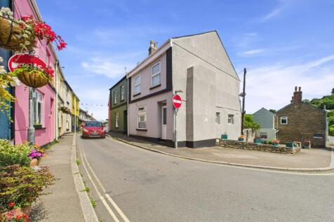 Millbrook, Torpoint PL10 5 bed terraced house for sale