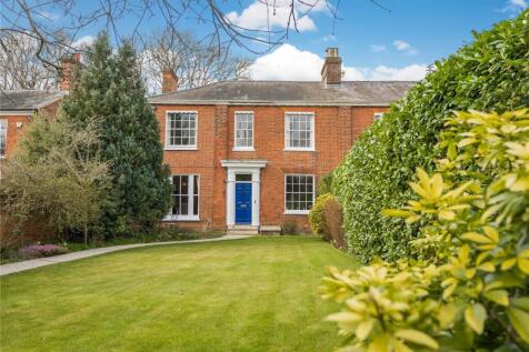 4 bedroom semi-detached house for sale