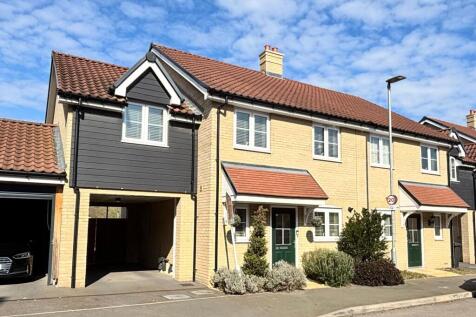 Searle Crescent, Chelmsford CM1 4 bed end of terrace house for sale
