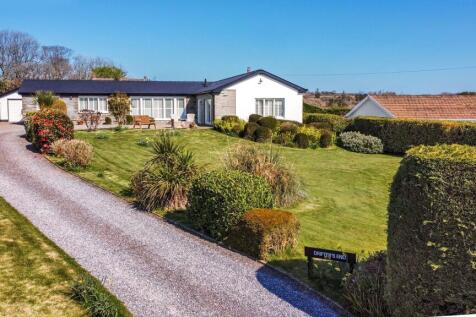 4 bedroom detached bungalow for sale