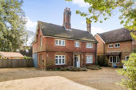 Bassett Wood Drive, Southampton SO16 4 bed detached house for sale