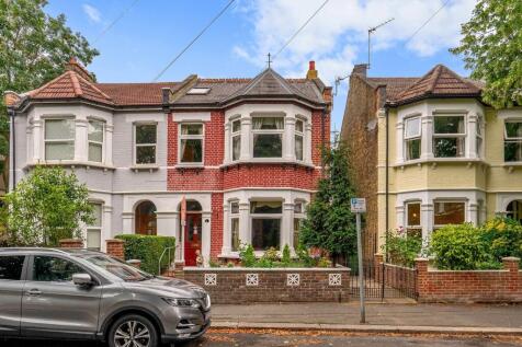 4 bedroom semi-detached house for sale