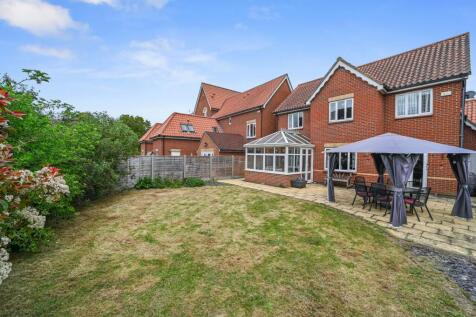 Partridge Avenue, Chelmsford CM1 5 bed detached house for sale