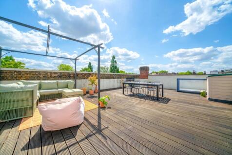 Wandsworth Road, London SW8 2 bed apartment for sale