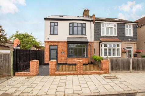4 bedroom semi-detached house for sale