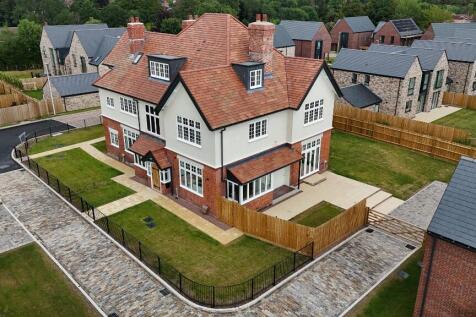 4 bedroom semi-detached house for sale