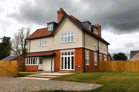 4 bedroom semi-detached house for sale