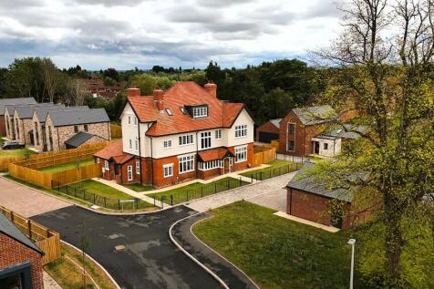 4 bedroom semi-detached house for sale