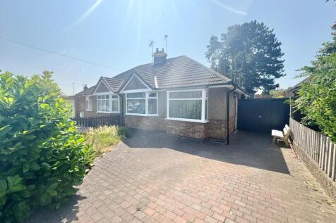2 bedroom semi-detached bungalow for sale