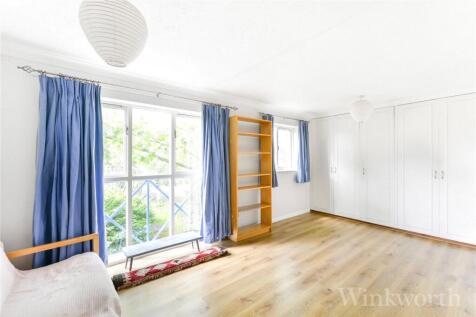 Studio flat for sale