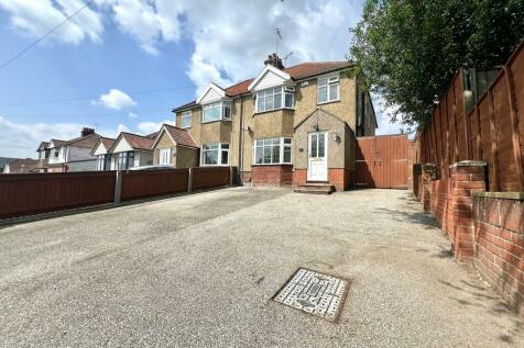 4 bedroom semi-detached house for sale