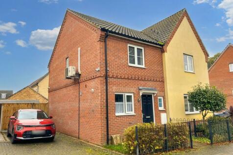 2 bedroom semi-detached house for sale