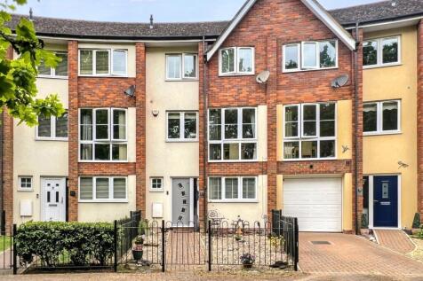 4 bedroom town house for sale
