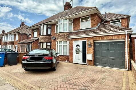 4 bedroom semi-detached house for sale