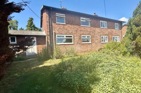 2 bedroom semi-detached house for sale