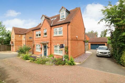 5 bedroom detached house for sale