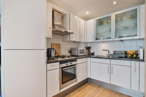 Lewisham Way, London 1 bed apartment for sale