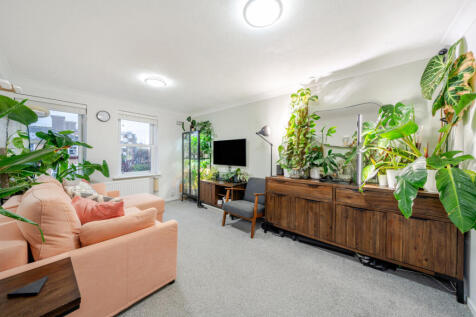 Valmar Road, London 2 bed apartment for sale