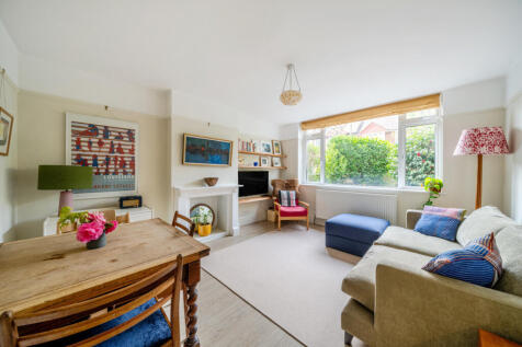 Bushey Hill Road, London 2 bed apartment for sale
