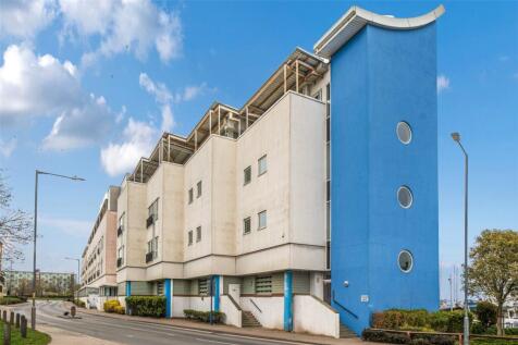 Canal Road, Gravesend, Kent 2 bed apartment for sale