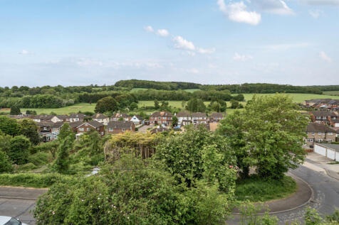 Charles Drive, Cuxton, Rochester 3 bed semi