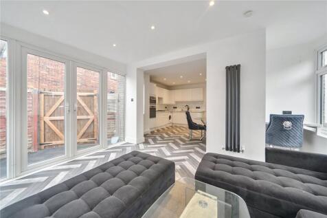 Wydeville Manor Road, London 3 bed maisonette for sale