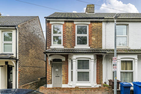 Wellwinch Road, Sittingbourne, Kent 2 bed end of terrace house for sale