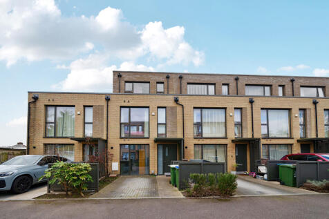 4 bedroom terraced house for sale