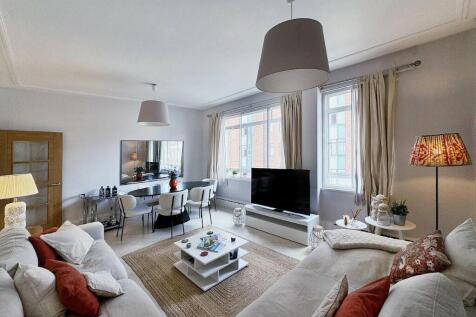 3 bedroom flat for sale