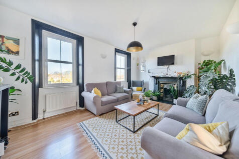 Delacourt Road, London 2 bed apartment for sale