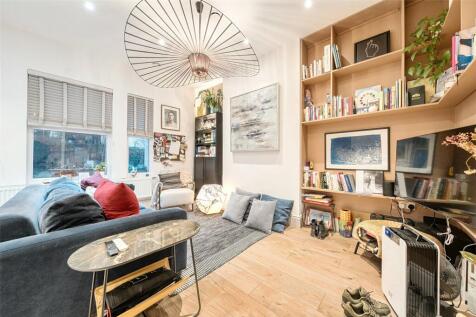 Bramshot Avenue, London 2 bed apartment for sale