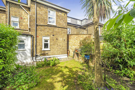 Morley Road, London 1 bed maisonette for sale
