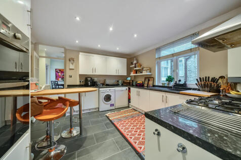 Radford Road, London 3 bed maisonette for sale