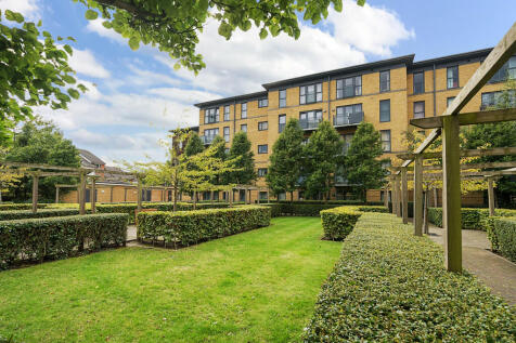 Studio flat for sale