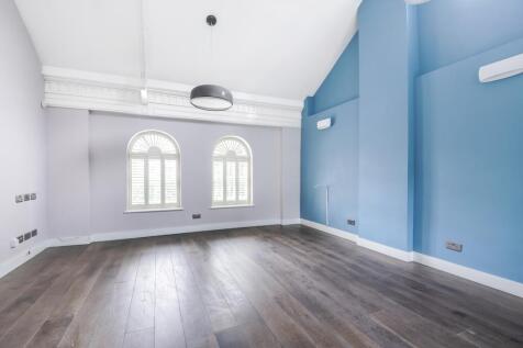 Devonshire Drive, Greenwich 2 bed end of terrace house for sale