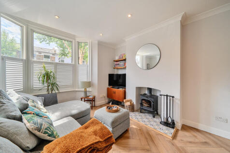Kirkwood Road, London 2 bed apartment for sale