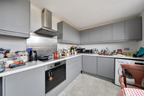 Leontine Close, London 3 bed maisonette for sale