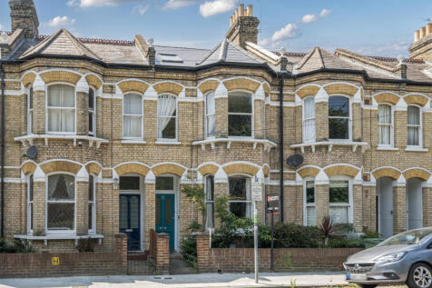 Oakley Place, London 2 bed maisonette for sale