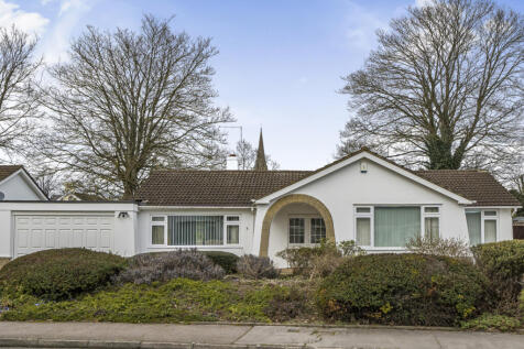 St Matthews Drive, Bromley 3 bed detached house for sale
