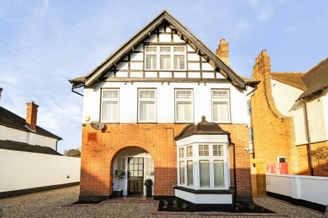 London Lane, Bromley 5 bed detached house for sale