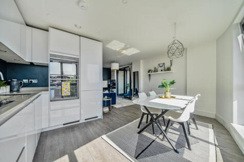 Masons Hill, Bromley 2 bed apartment for sale