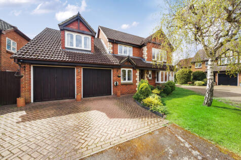 6 bedroom detached house for sale