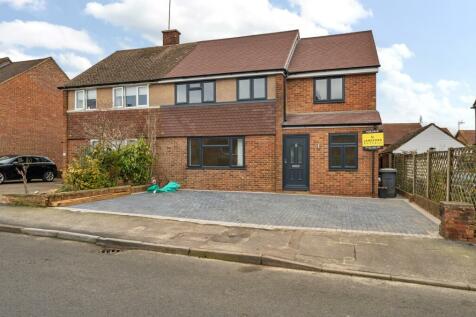 5 bedroom semi-detached house for sale