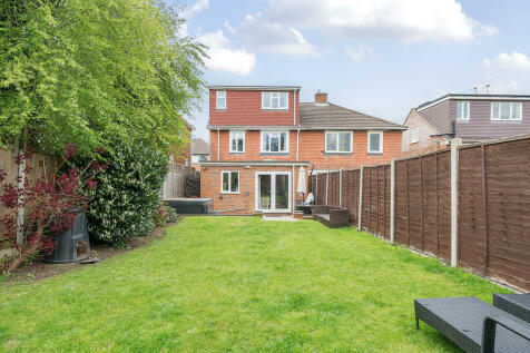 4 bedroom semi-detached house for sale