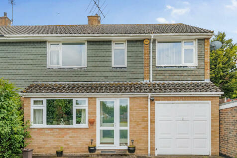 4 bedroom semi-detached house for sale