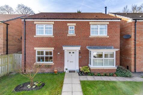 4 bedroom detached house for sale